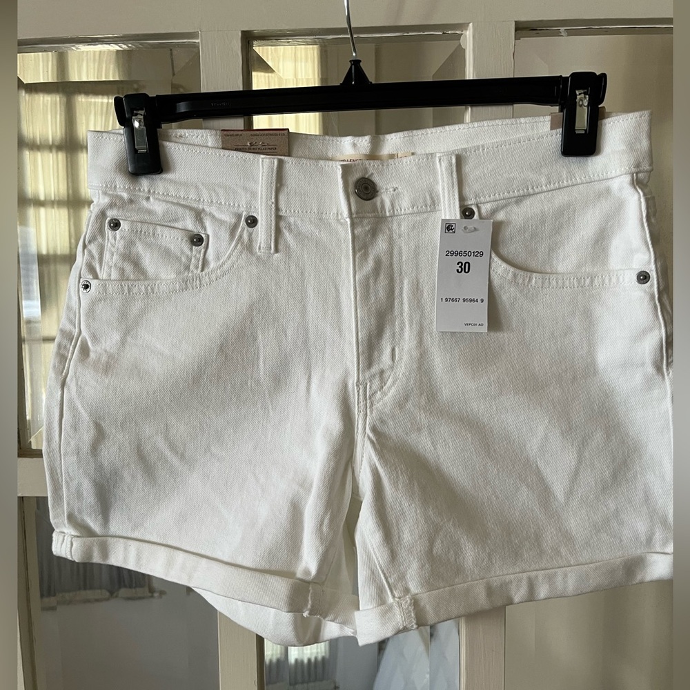 Levi’s Women's White Denim Mid Length Shorts - Size 30 & 31